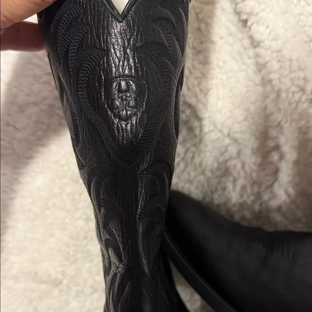 Ariat Black Western Embossed Boots - Picture 2 of 4